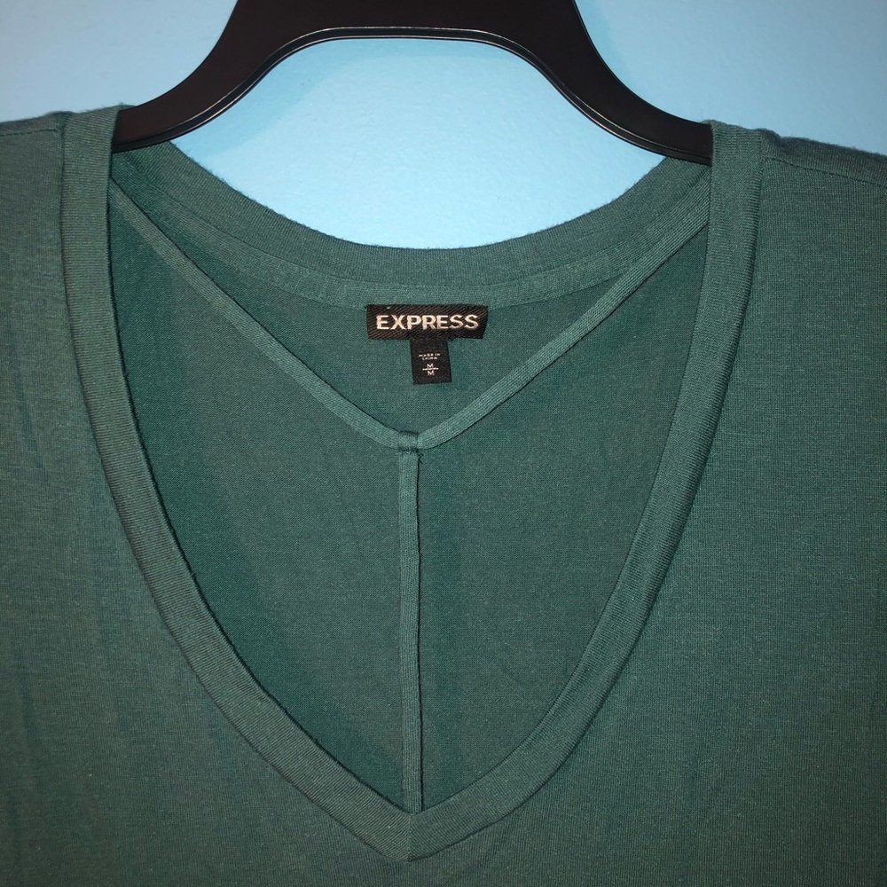 EXPRESS tshirt - Picture 2 of 2
